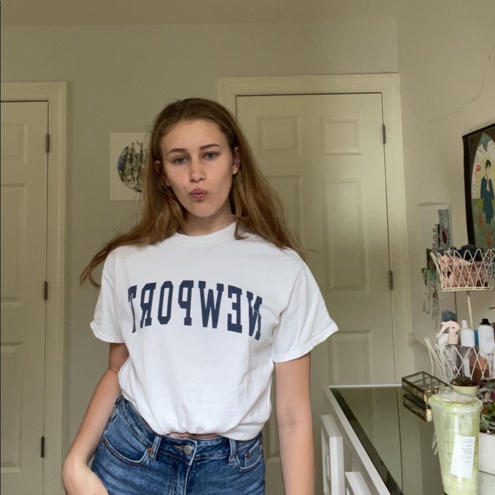 Brandy Melville tshirt